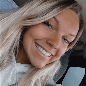 Meet your Posher, Abby